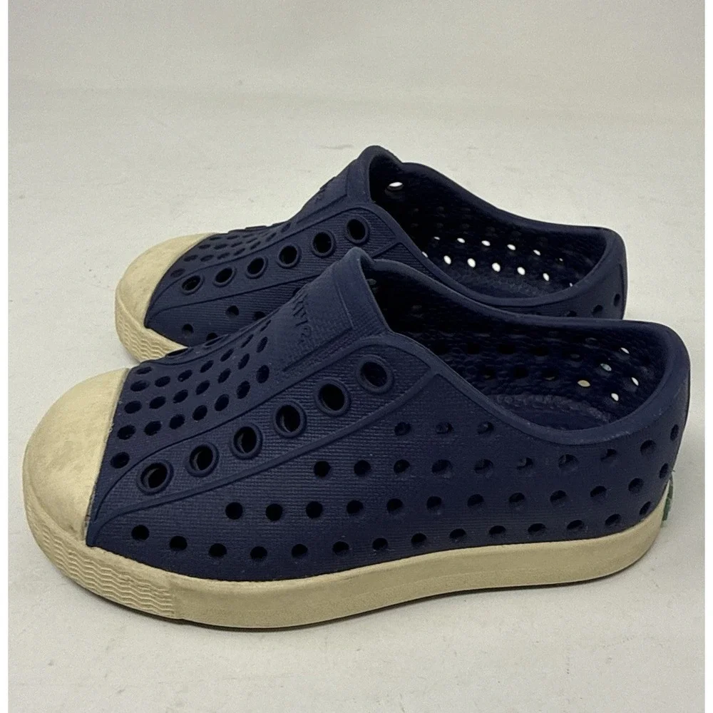 Native Jefferson SlipOn Shoes Size  C 5 Toddler Kids Navy Blue Summer Water Play